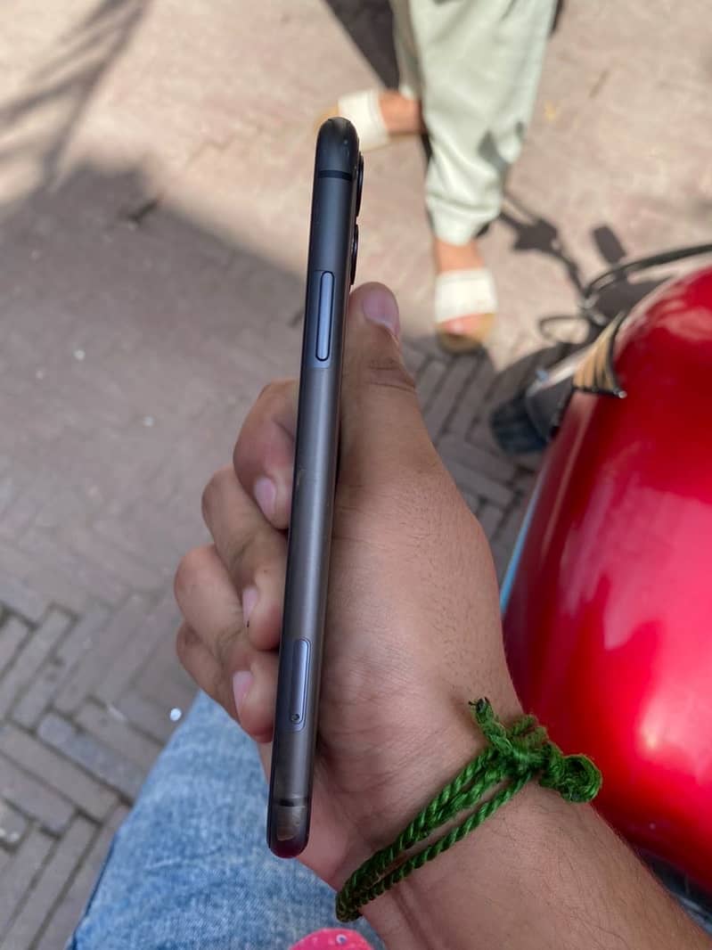 Apple iPhone 11 1
