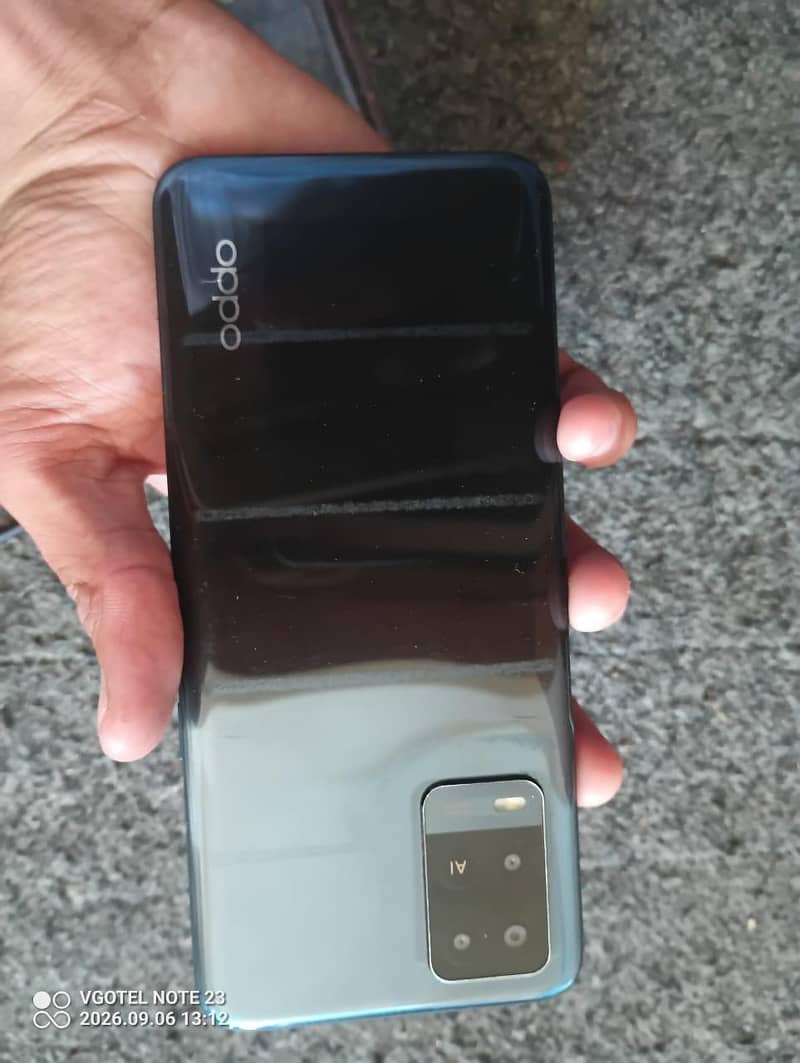 OPPO A54 4
