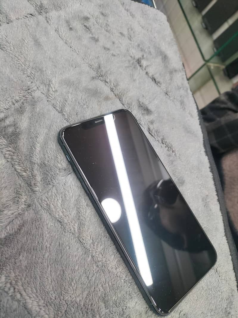 Apple iPhone 11 Pro Max 1