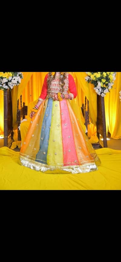 bridal mehndi lehnga