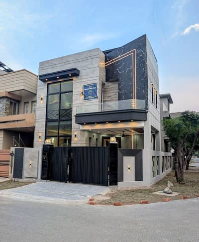 5 Marla Ultra-Modern Corner House For Sale in DHA Rahbar 3 Beds Top of the Line