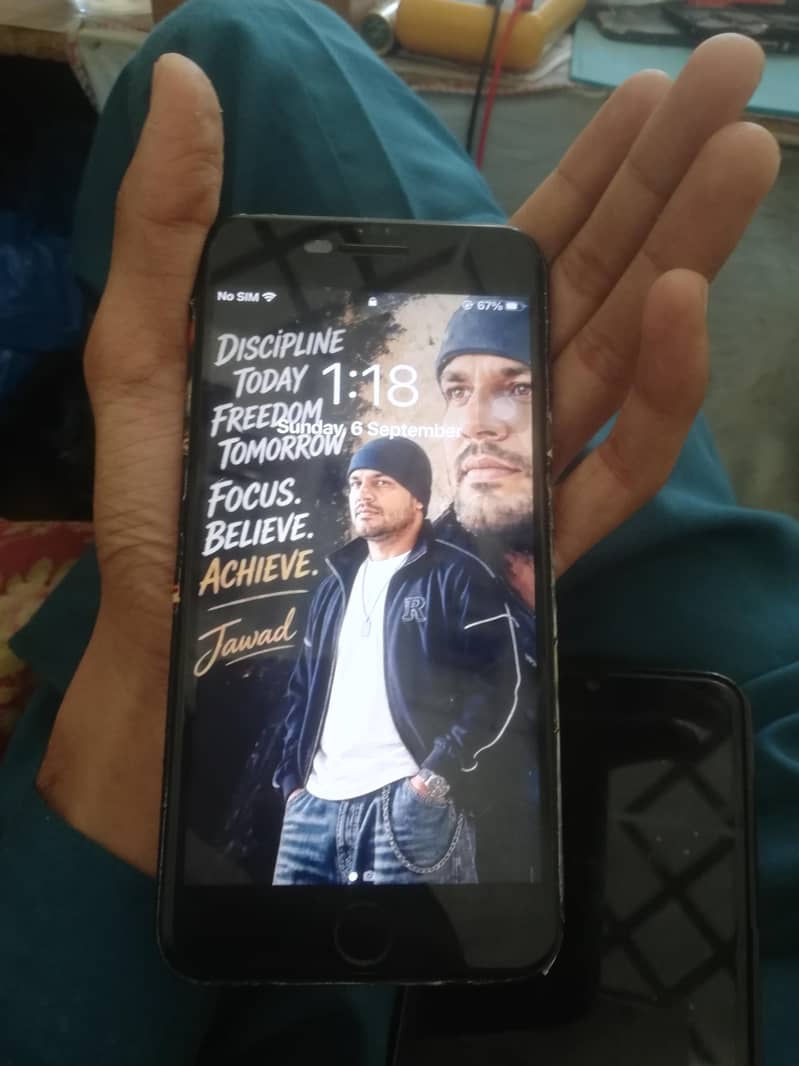 Apple iPhone 7 Plus 0