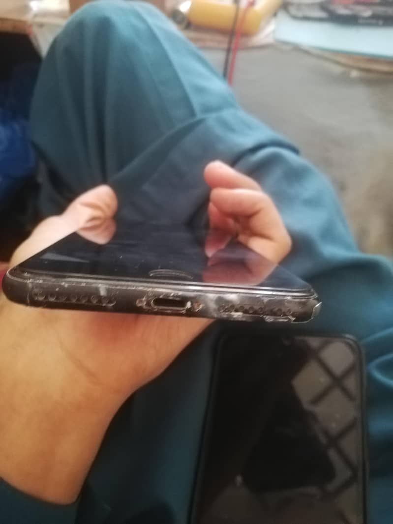 Apple iPhone 7 Plus 1
