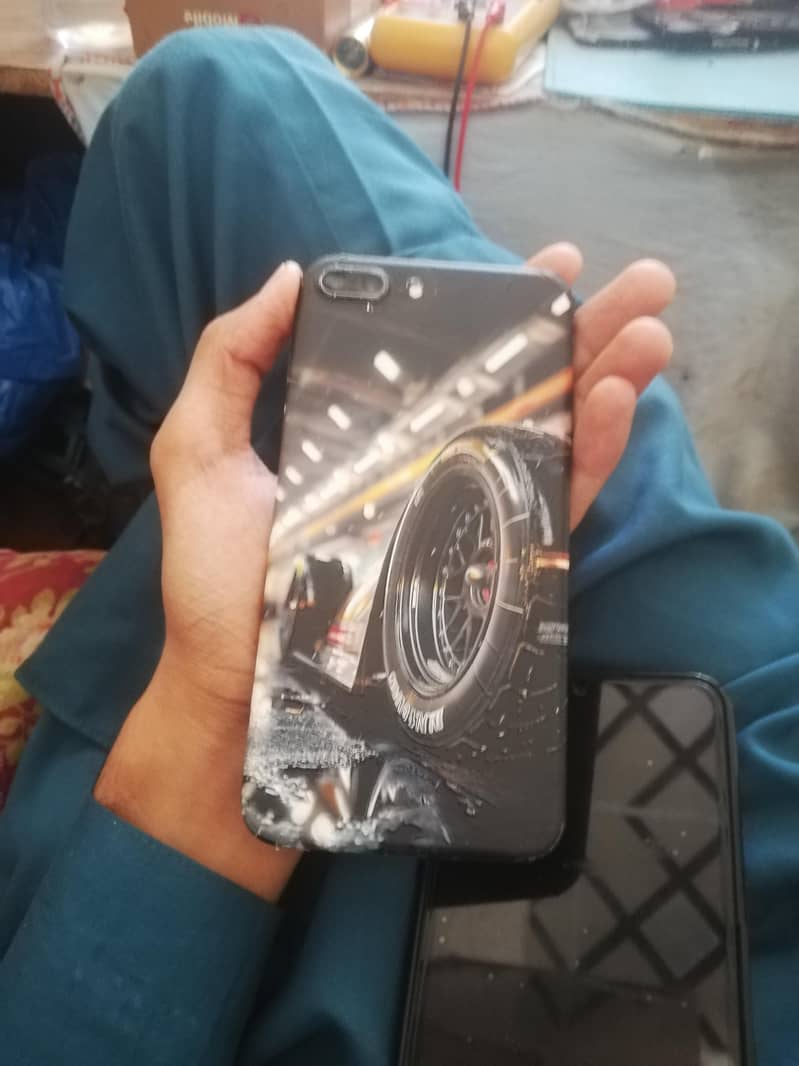 Apple iPhone 7 Plus 4