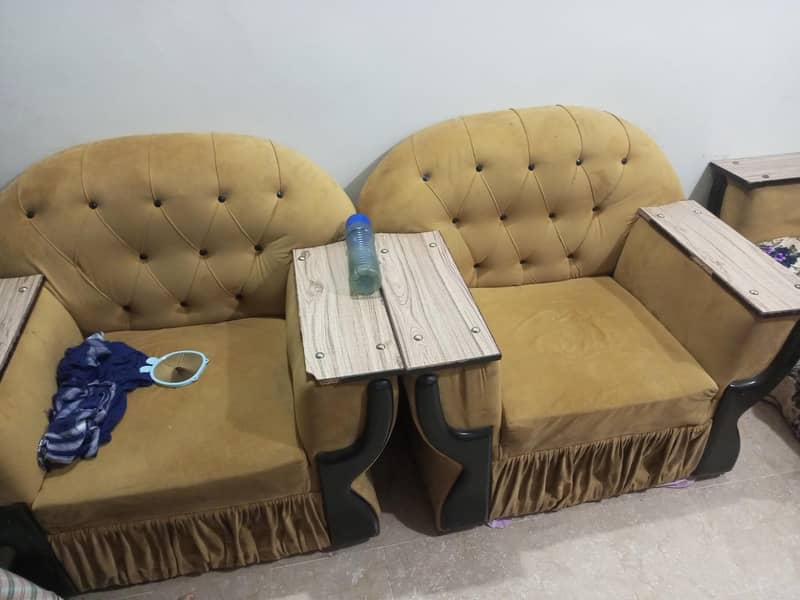 2seater sofa set 0