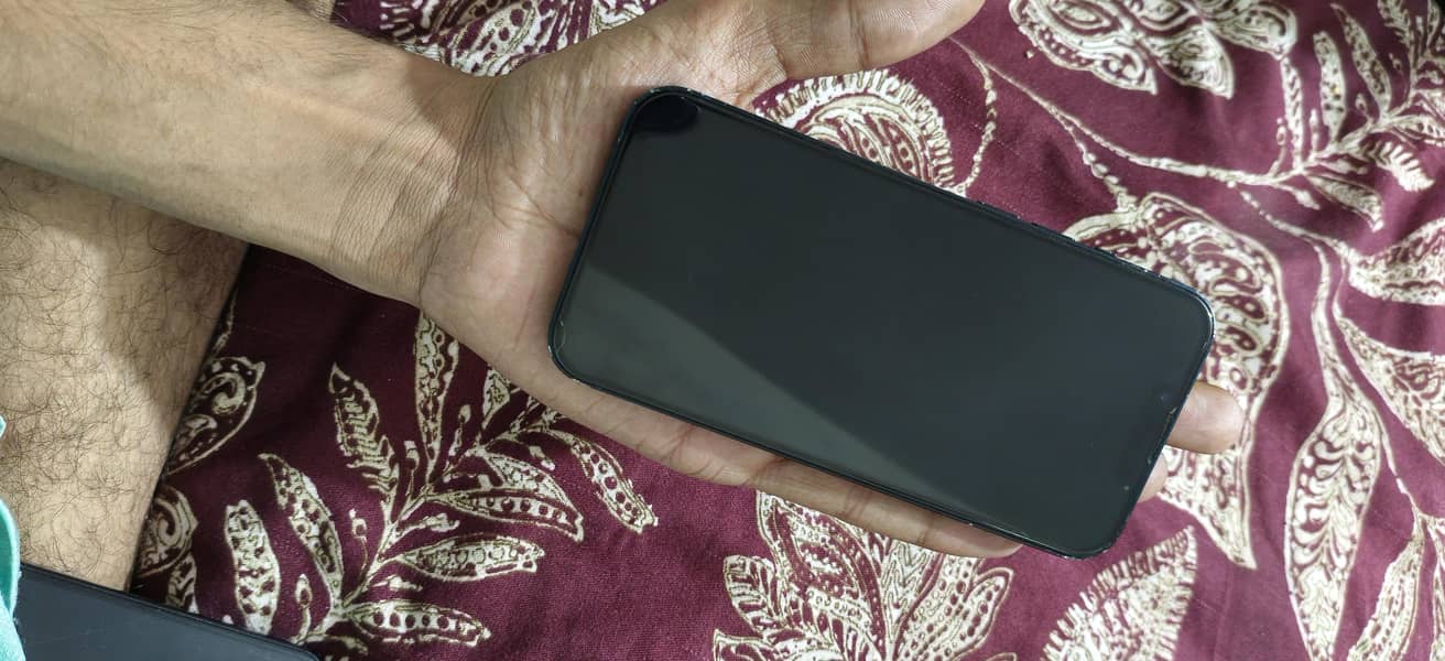 Apple iPhone 13 2