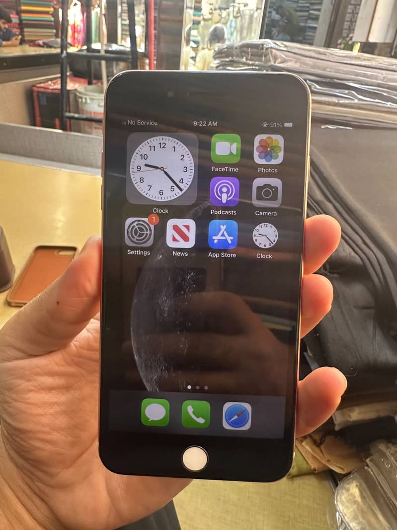 Apple iPhone 8 Plus 0