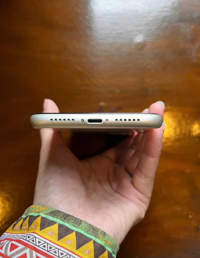 Apple iPhone 11 0