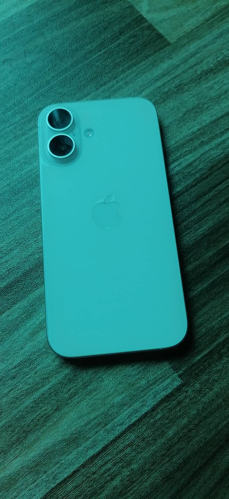 Apple iPhone 16 0
