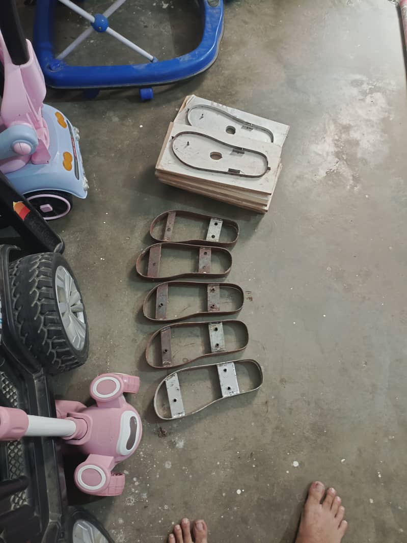 Chappal / Slipper making machine 3
