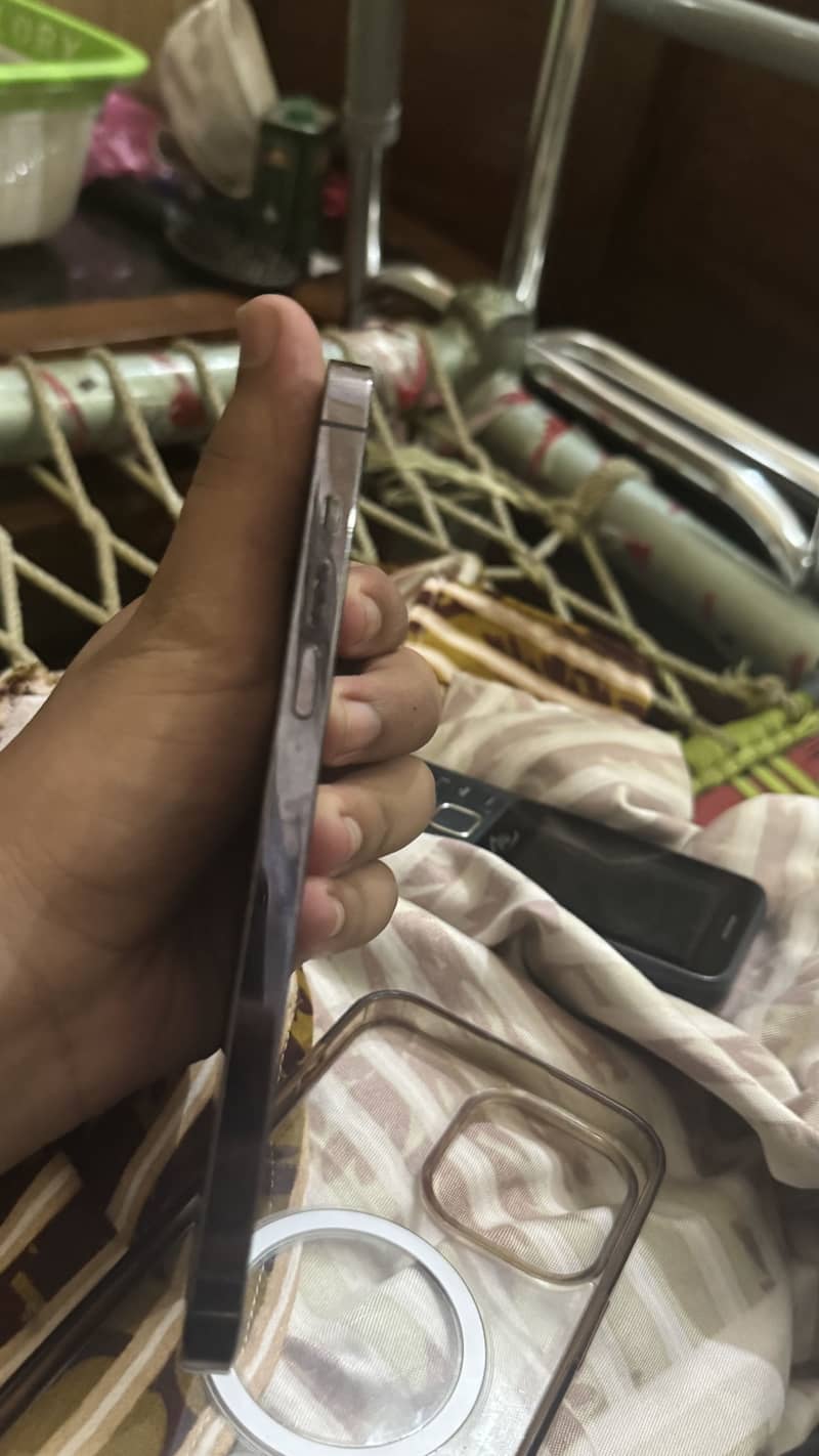 Apple iPhone 14 Pro Max 1