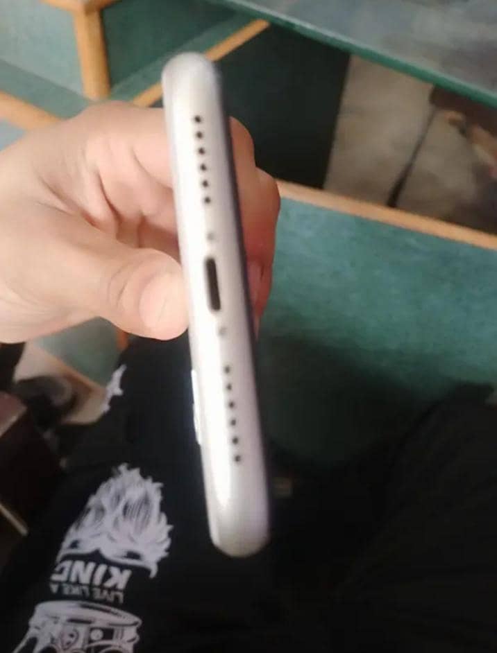Apple iPhone 11 2