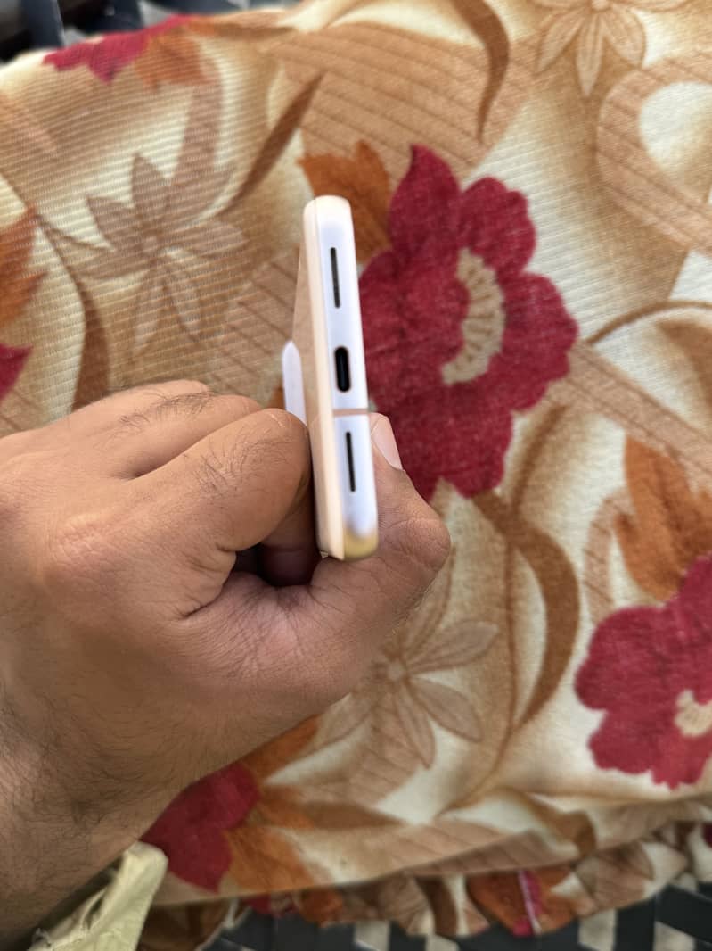 Google Pixel 8 3