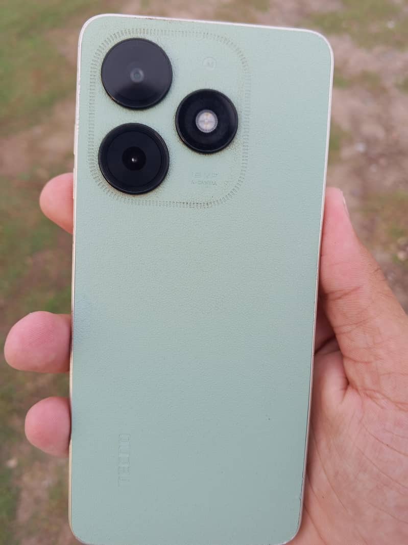 Tecno Spark Go 2