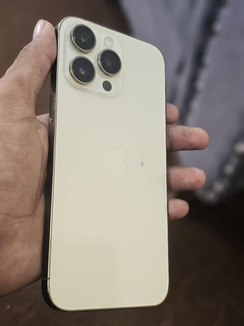 Apple iPhone 14 Pro Max 0