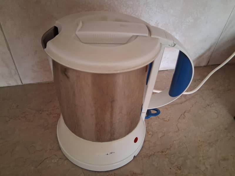 Toaster and kettle 1