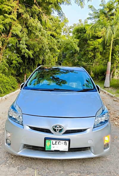 Toyota Prius Hybrid 1.8  hybird Full Option