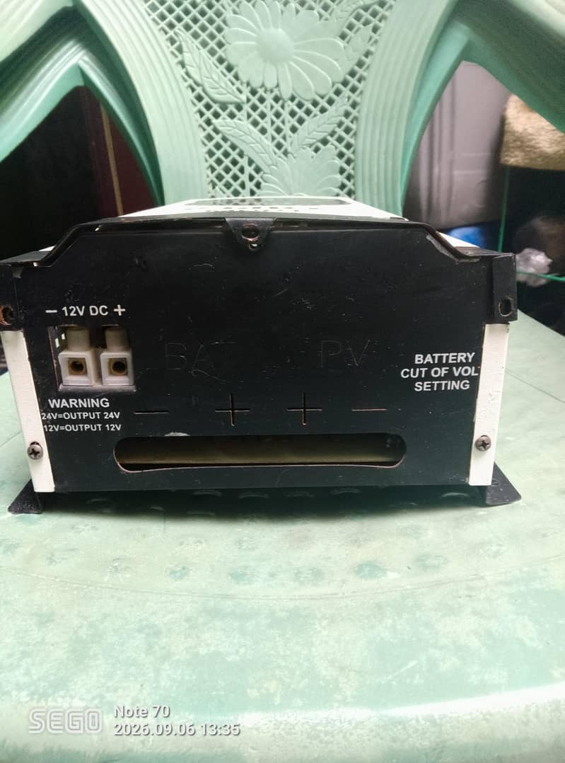 SOLAR CHARG CONTROLLER . . MPPT 3