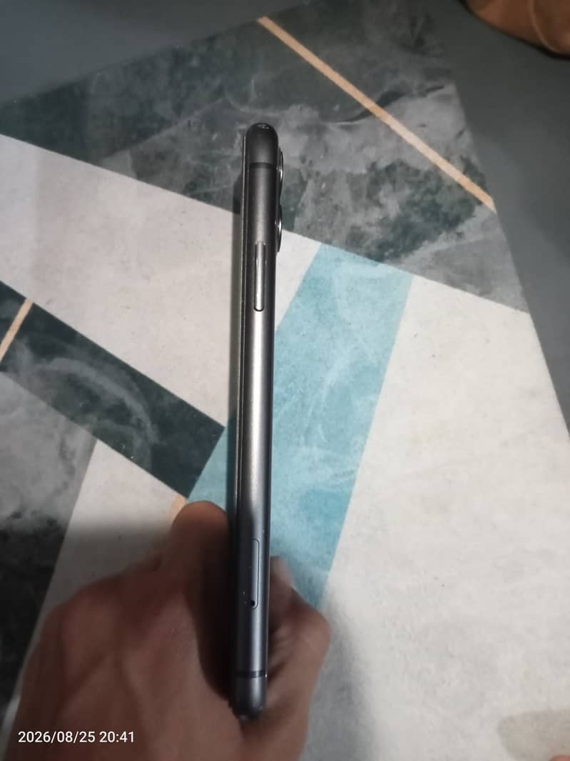 Apple iPhone 11 5