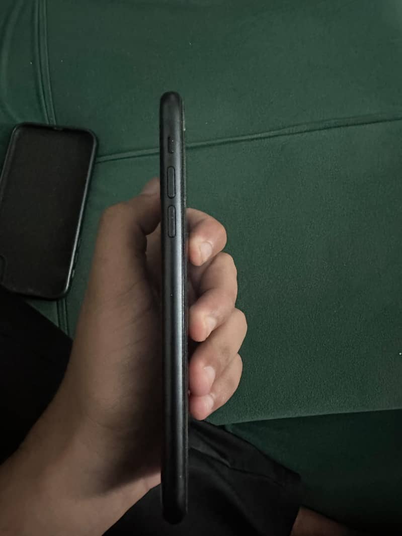 Apple iPhone XR 1