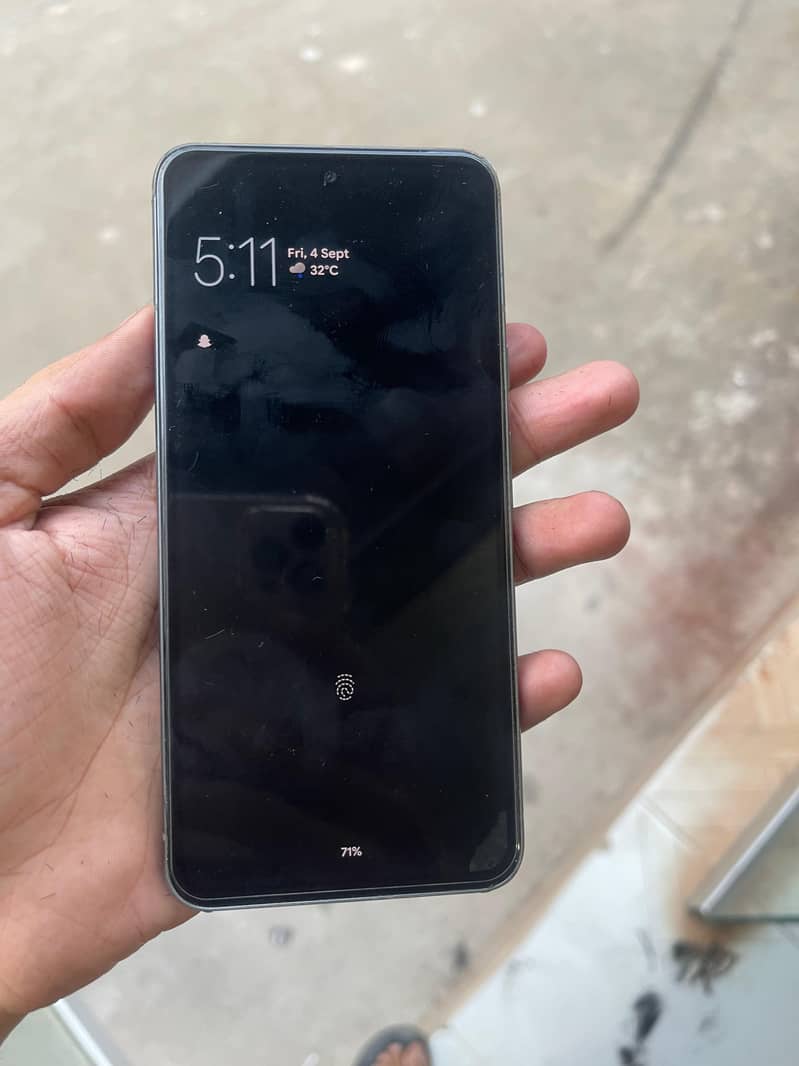 Google pixel 8 5