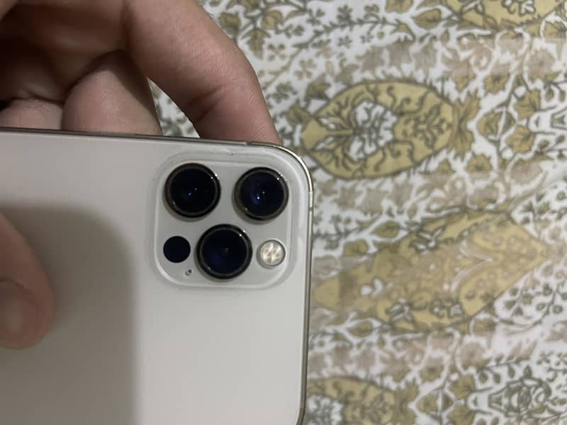 Apple iPhone 12 Pro 4