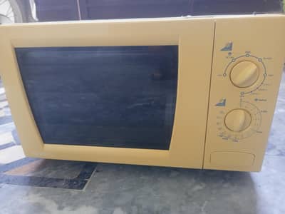 microwave, in good condition for sale