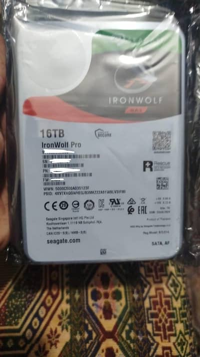 Seagate iron wolf 16tb new pack HDD available