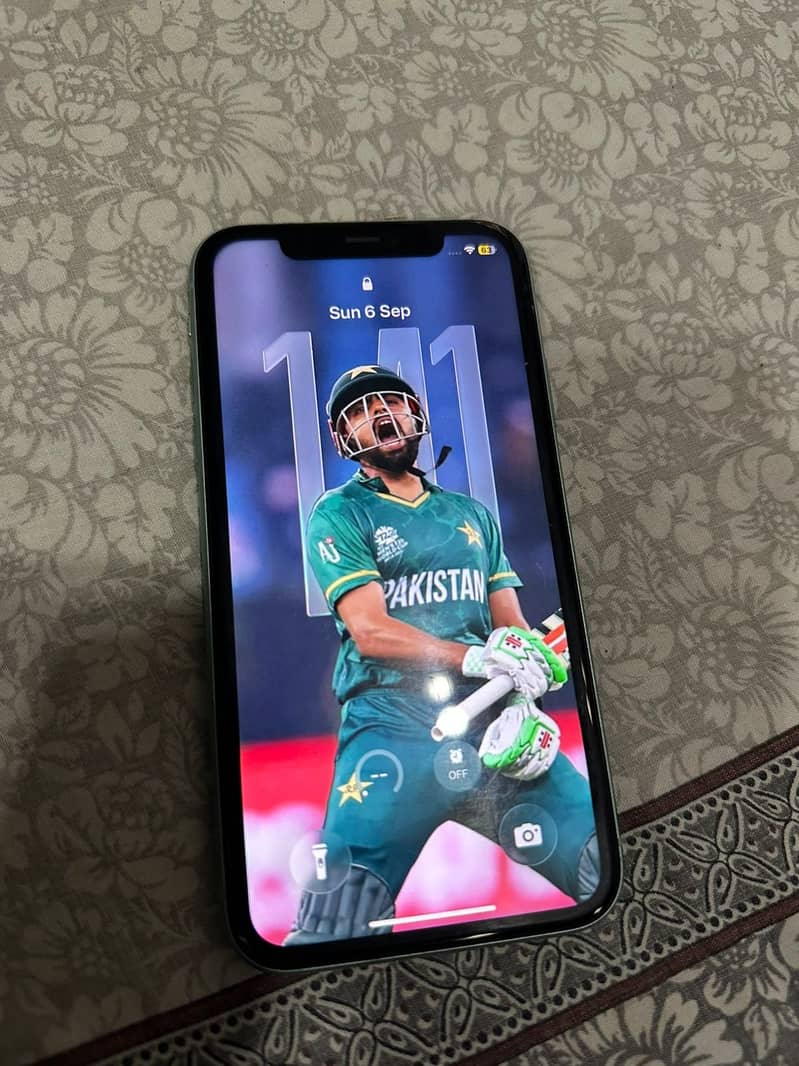 Apple iPhone 11 3