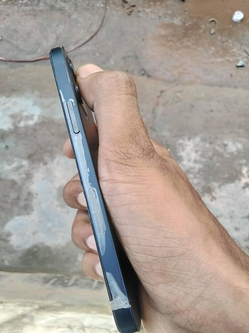 Apple iPhone 12 2