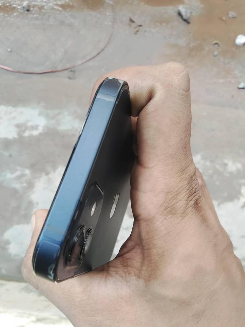 Apple iPhone 12 3