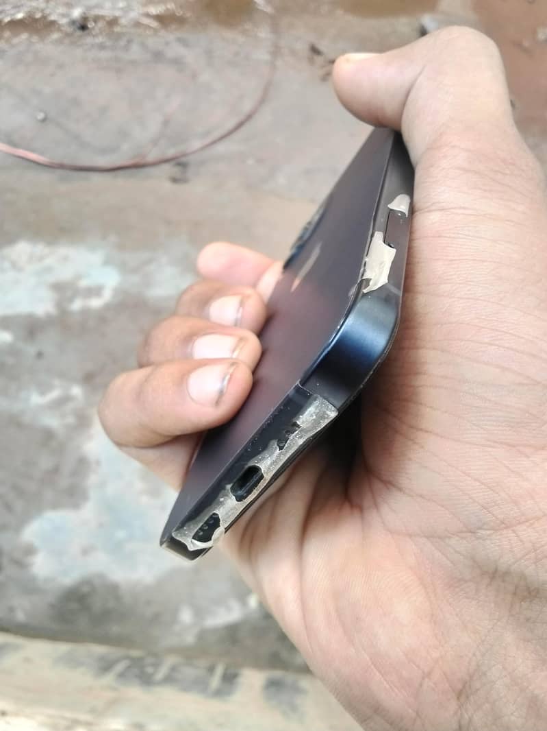 Apple iPhone 12 5