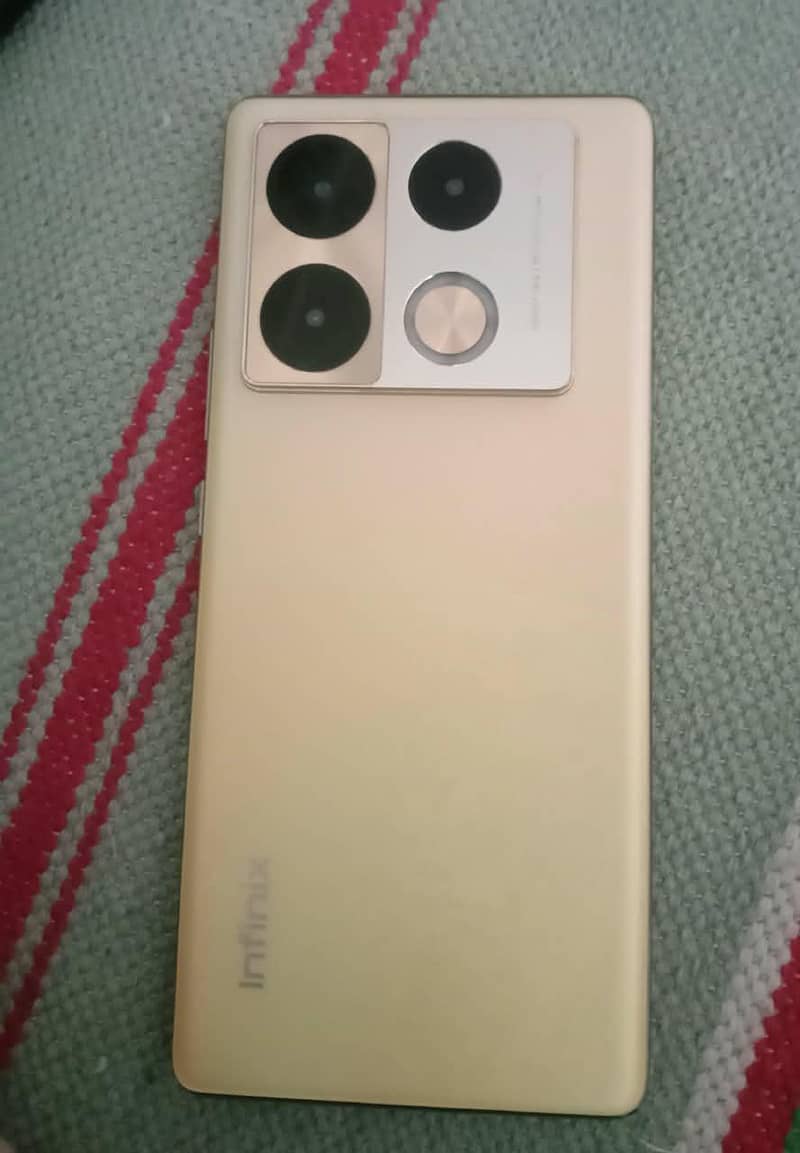 Infinix Note 40 Pro 0
