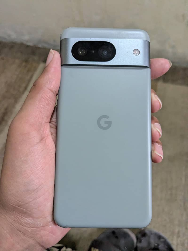 Google Pixel 8 4