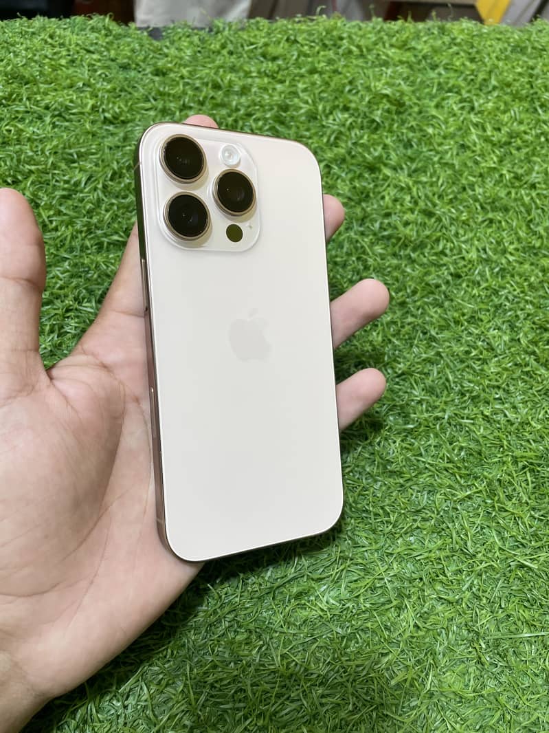 Apple iPhone 16 Pro 2