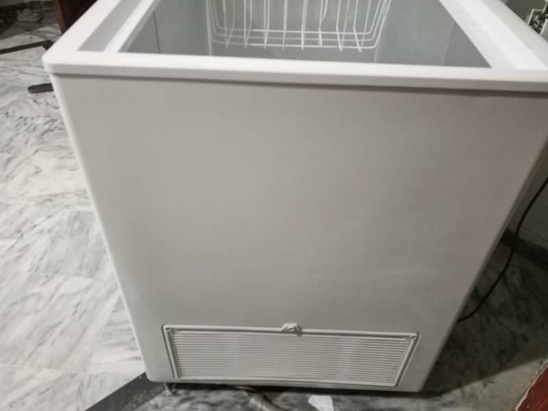 Dawlance deep freezer 2