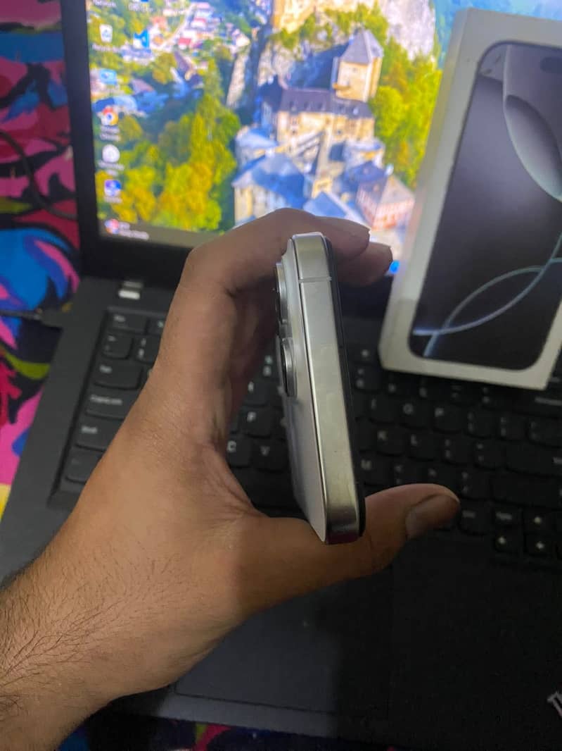 Apple iPhone 16 Pro Max 5