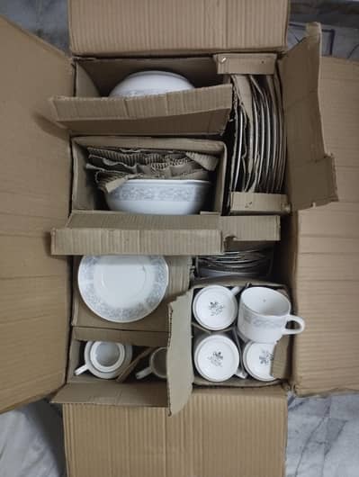 Dinner Set 72 Pcs Brand New China