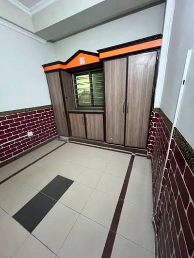 2 rooms flat available for rent with Gas