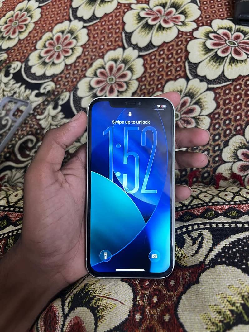 Apple iPhone 12 1