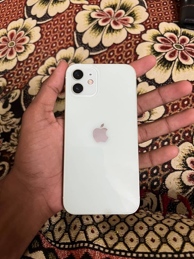 Apple iPhone 12 3