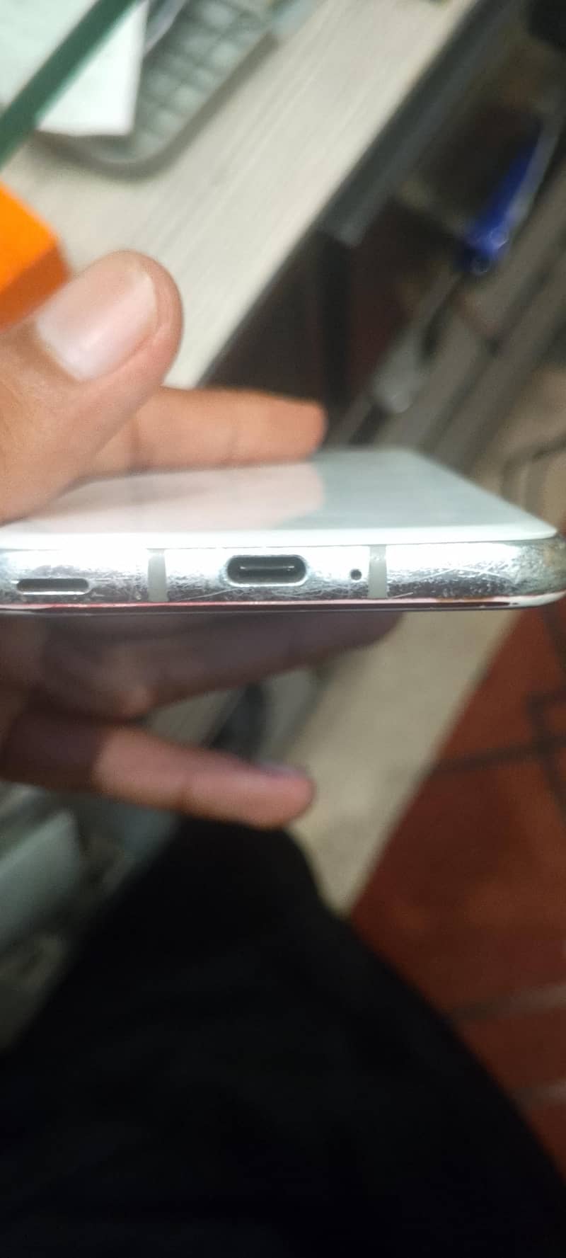 Sharp Aquos R2 0