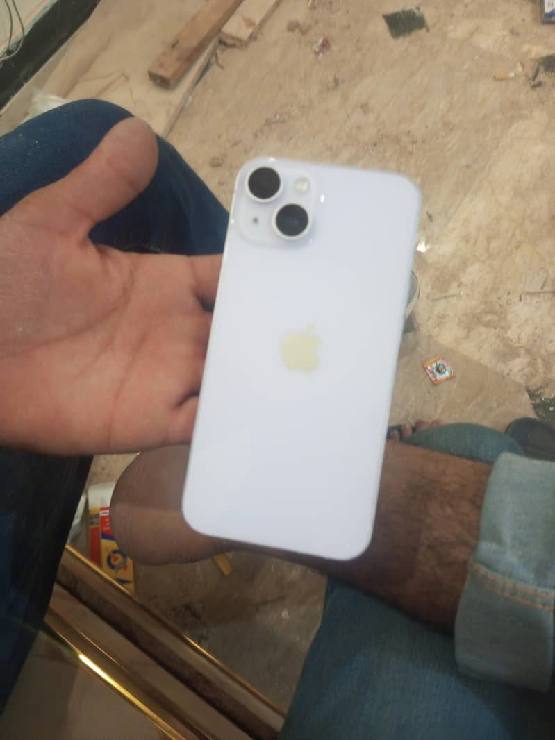 Apple iPhone 14 3