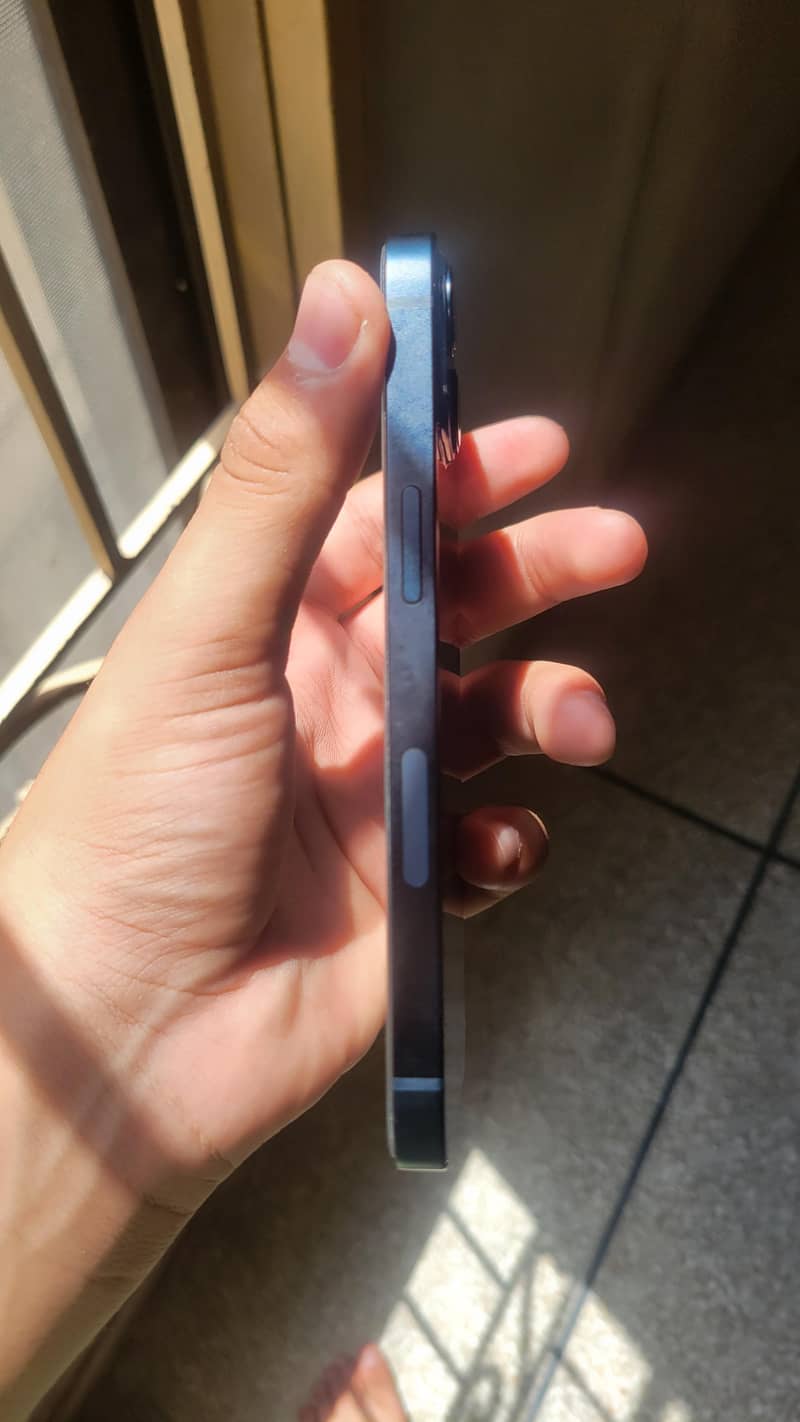 Apple iPhone 13 1