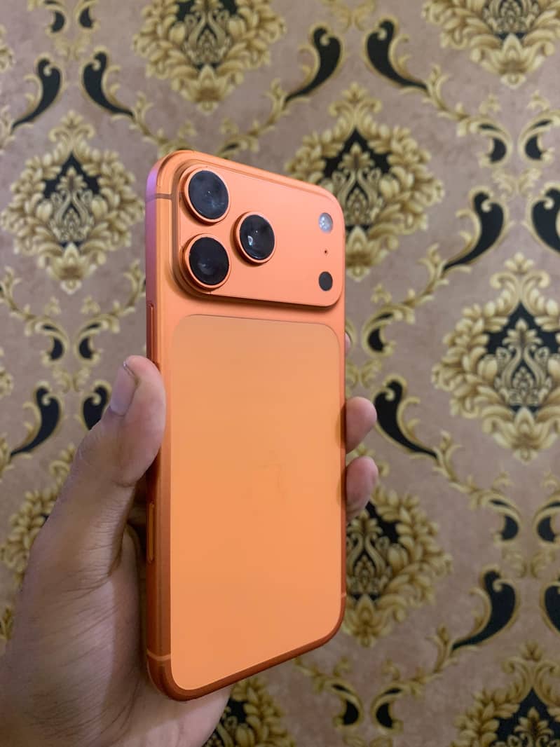 Apple iPhone 17 Pro Max 2