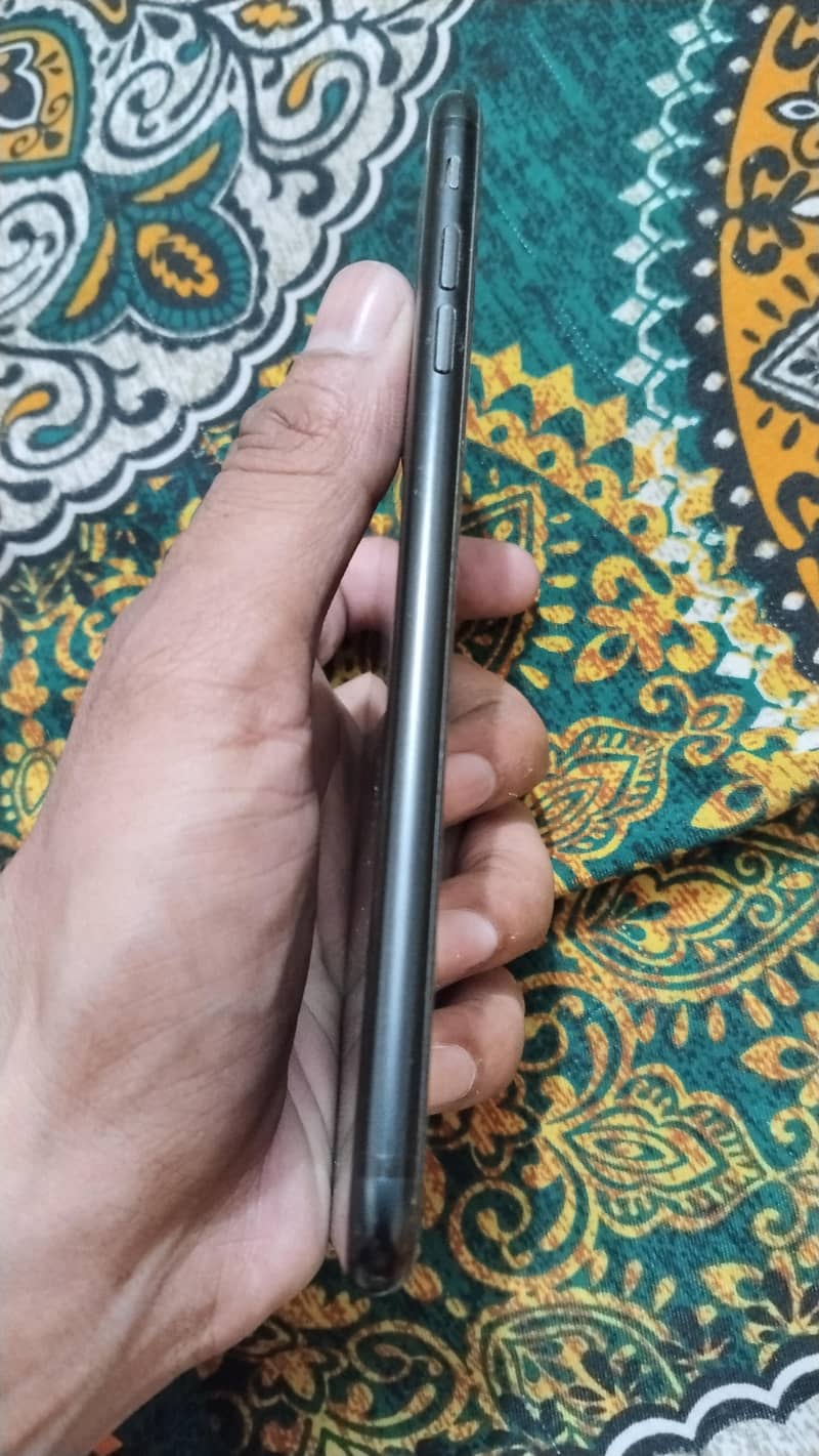 Apple iPhone 7 Plus 3