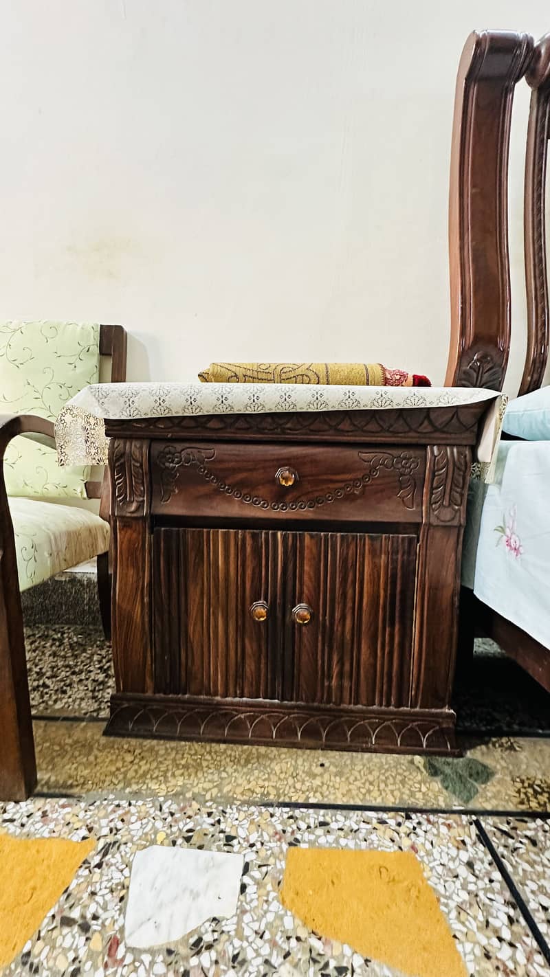 Bed side tables and dressing table 0