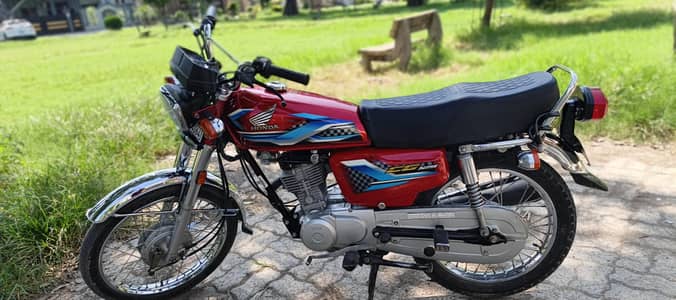 honda 125 2024 model red color