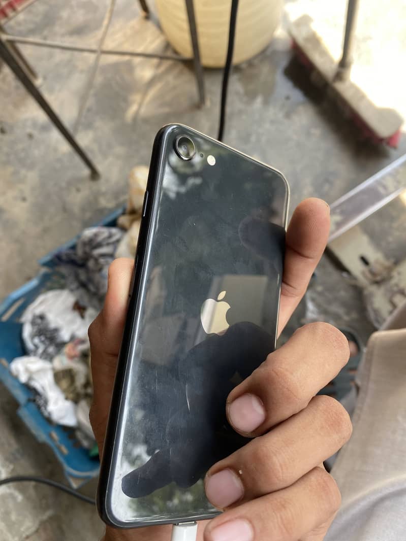 Apple iPhone SE 3