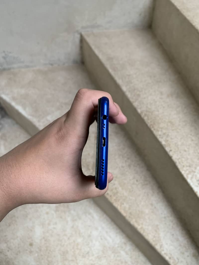 OPPO A3s 4